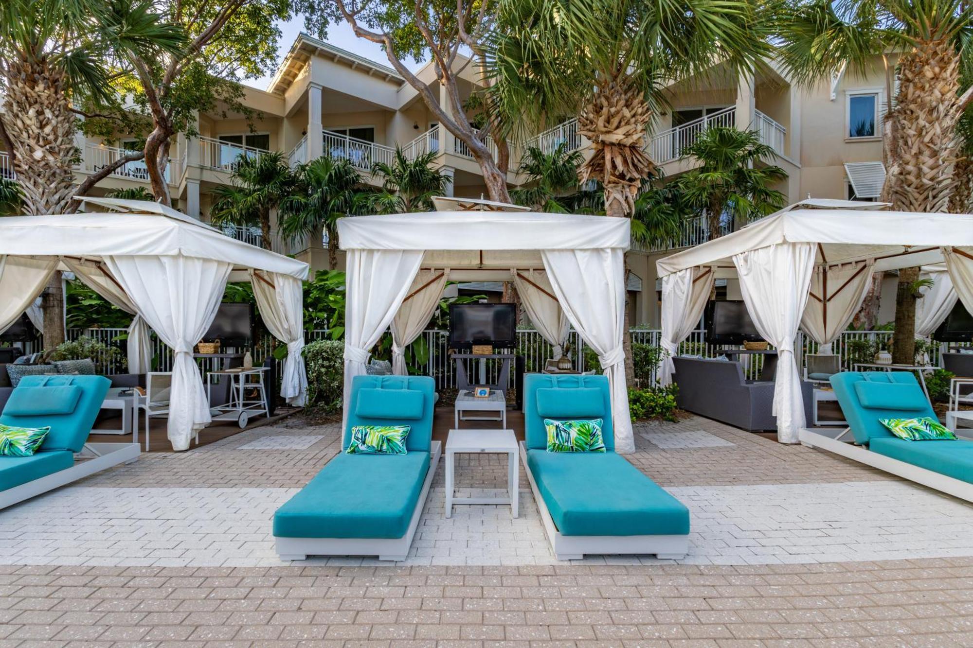 Hideaway With Privileges * Key Largo